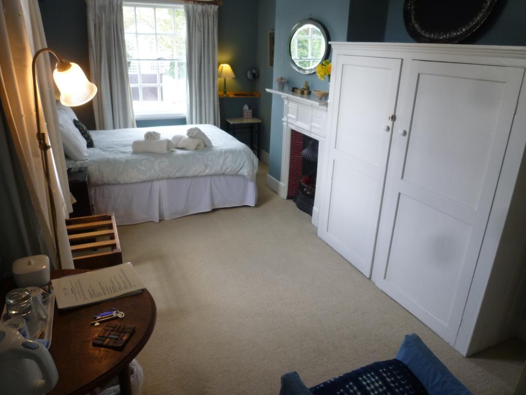 Manor Cottage Bed&Breakfast Windsor Exteriör bild